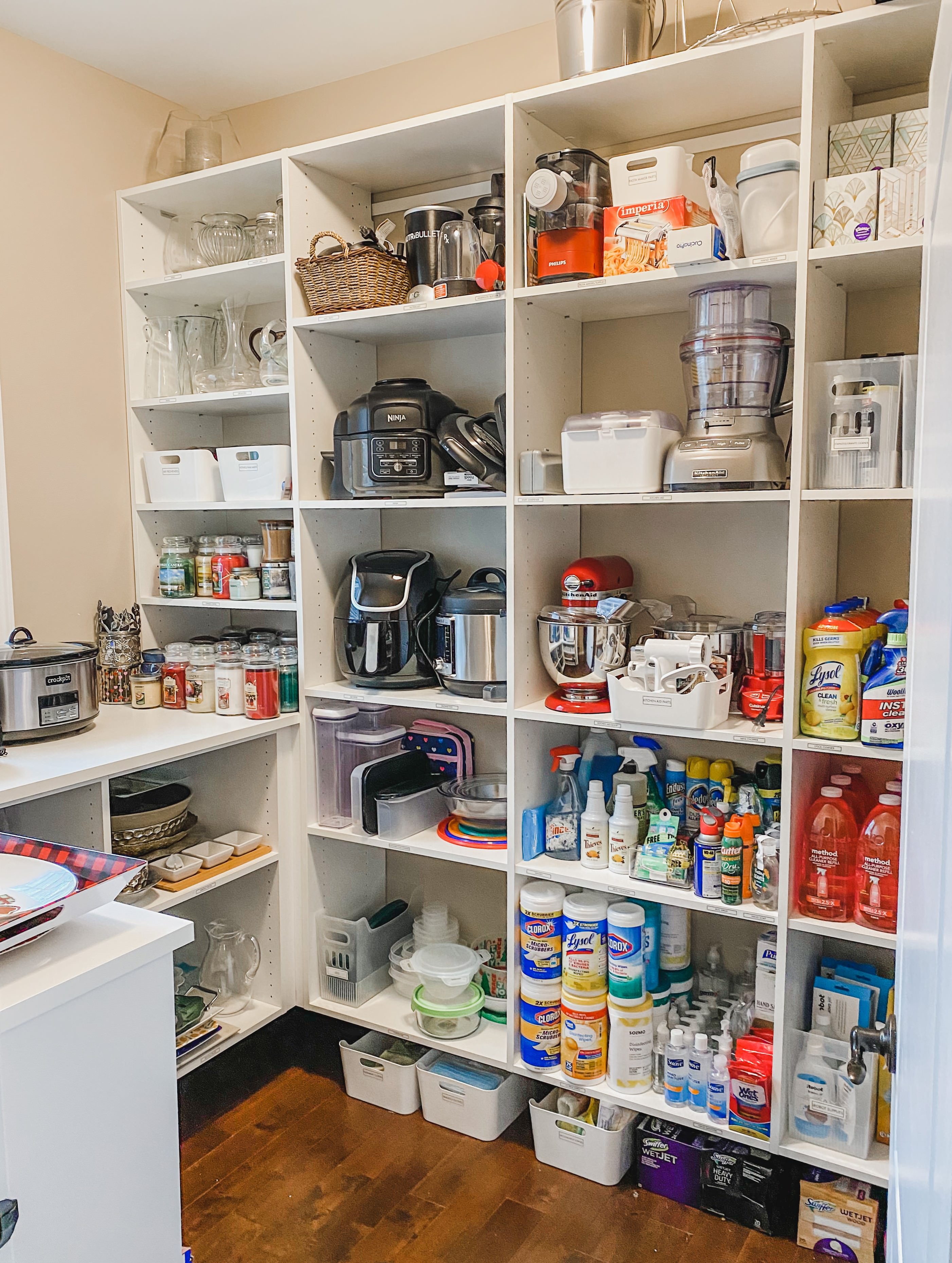 Large Pantry 1 